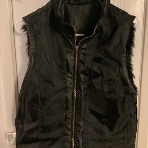 Rampage Brand - Faux fur vest, size large - Picture 4 of 11